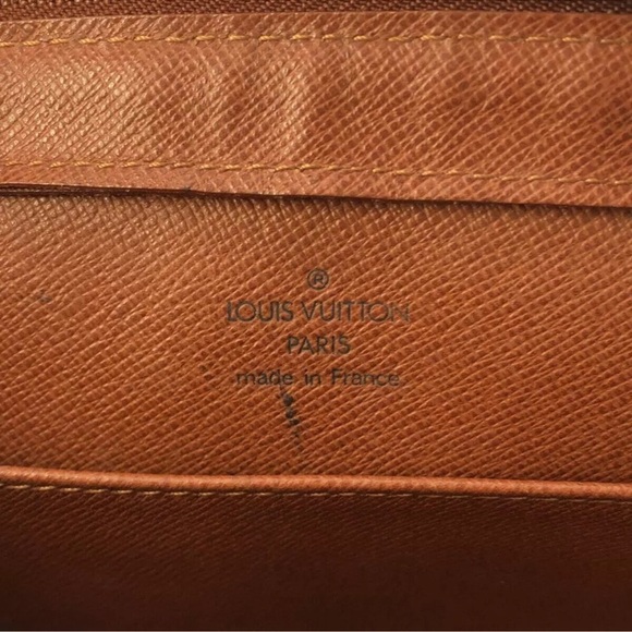 authentic Louis Vuitton Orsay clutch - Picture 7 of 12